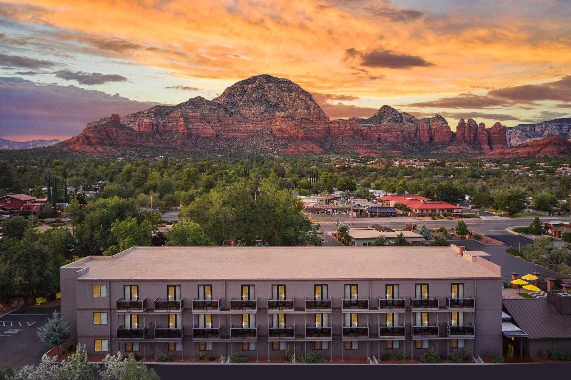 Aiden By Best Western Sedona Exterior photo